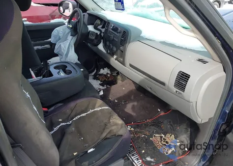 2010 Chevrolet Silverado 1500 Ls z USA, uszkodzony, nr VIN 1GCSCREA2AZ278398